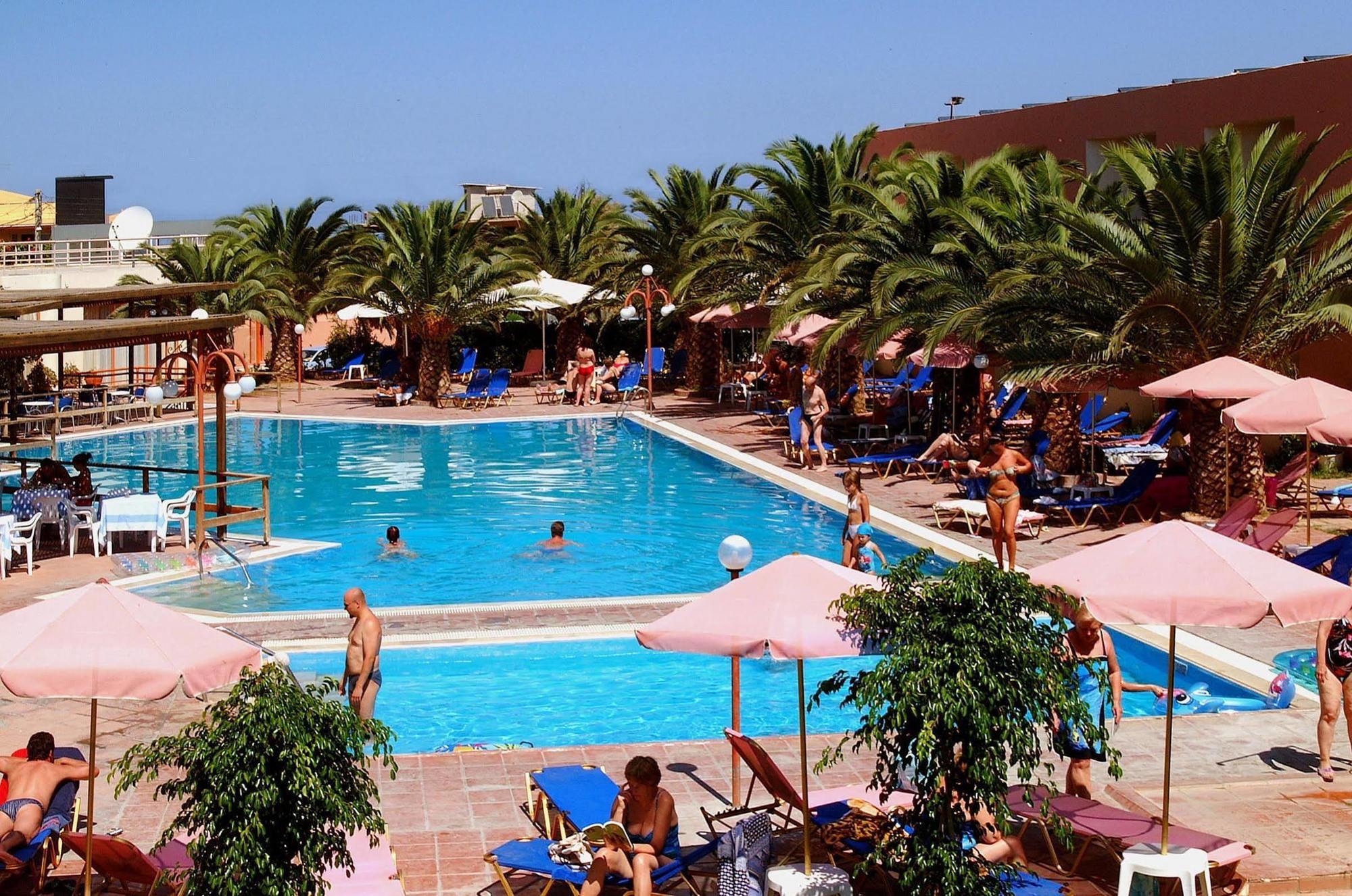 Village Hotel 3*