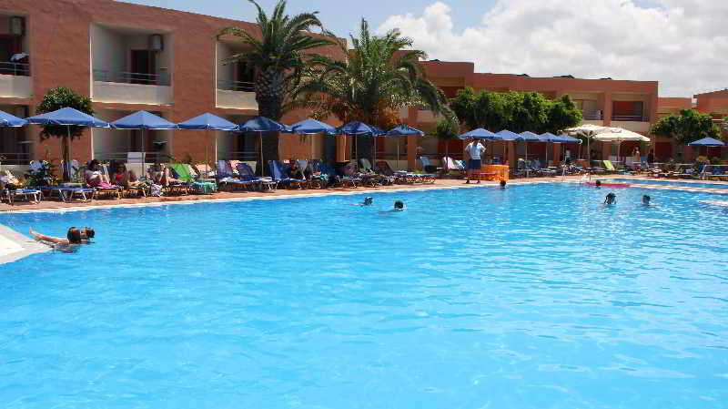 Village Hotel 3*