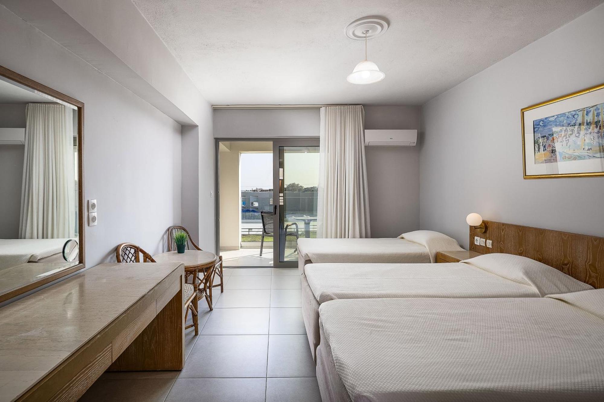 Village Otel Resmo