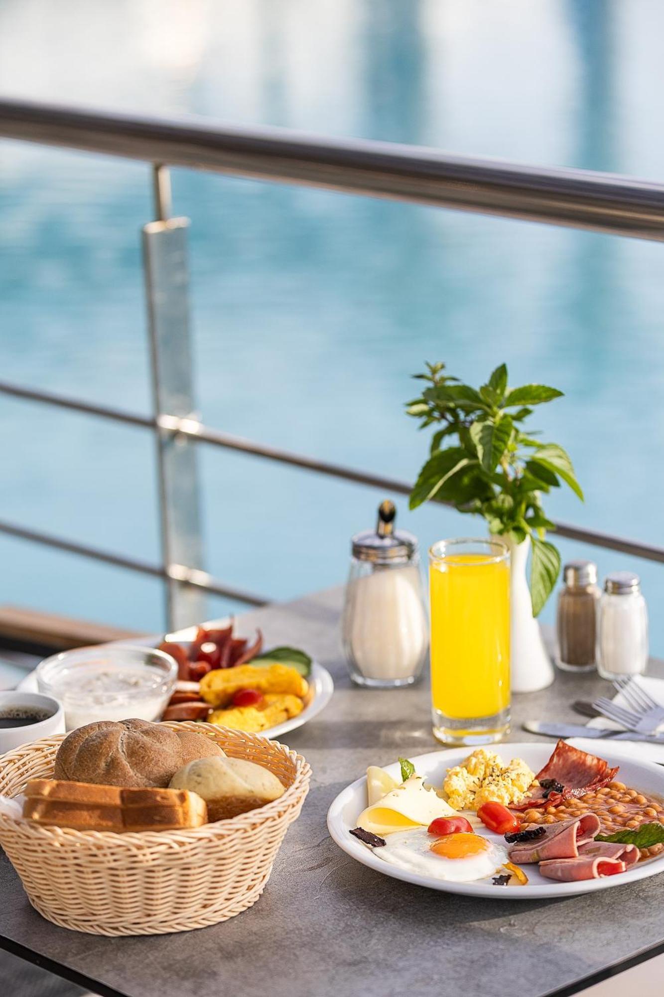 Otel Village 3*